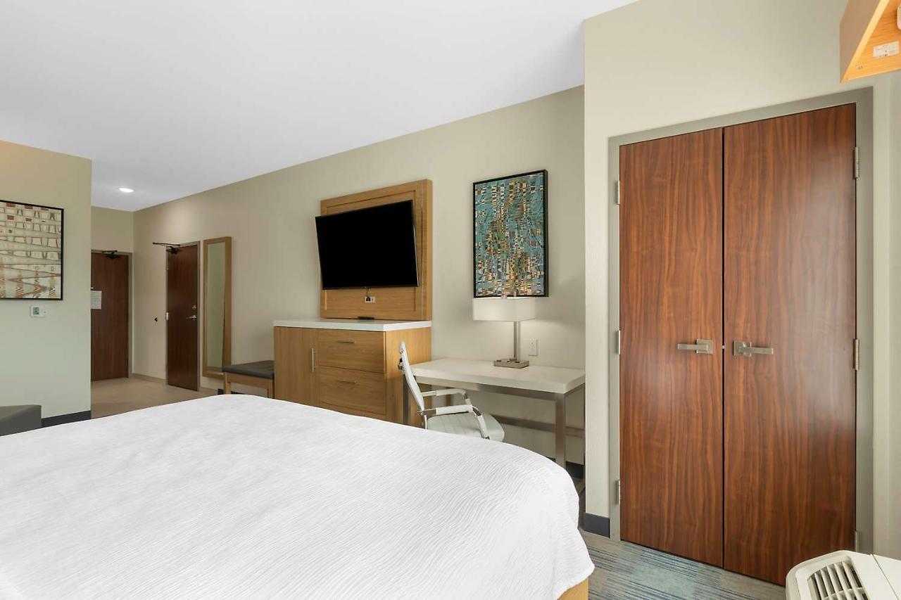La Quinta Inn & Suites By Wyndham Coralville Iowa City Esterno foto
