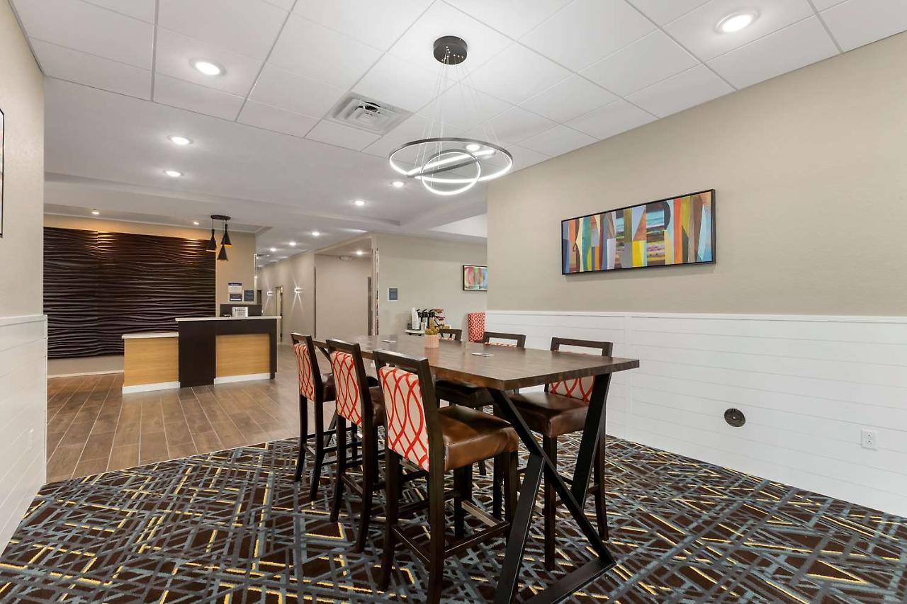 La Quinta Inn & Suites By Wyndham Coralville Iowa City Esterno foto
