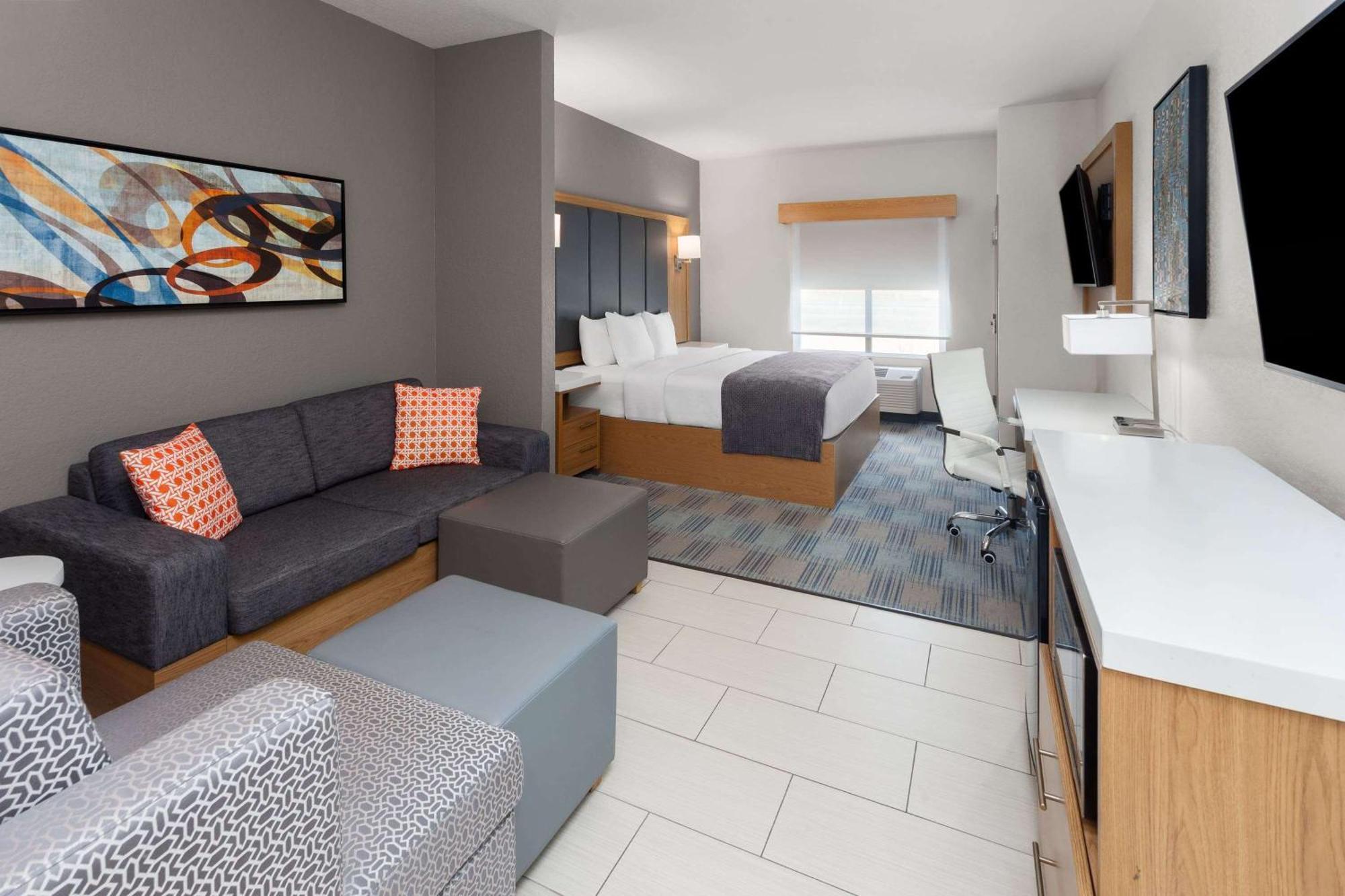 La Quinta Inn & Suites By Wyndham Coralville Iowa City Esterno foto
