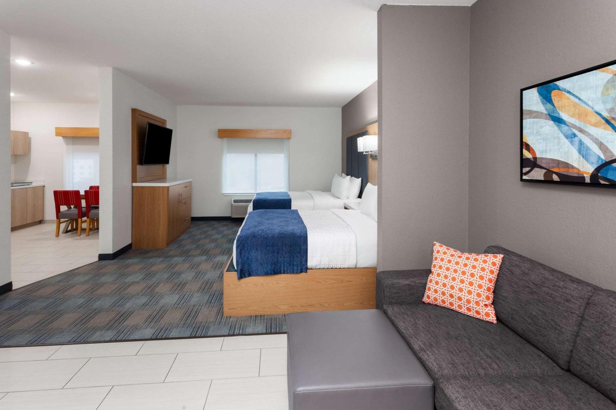 La Quinta Inn & Suites By Wyndham Coralville Iowa City Esterno foto