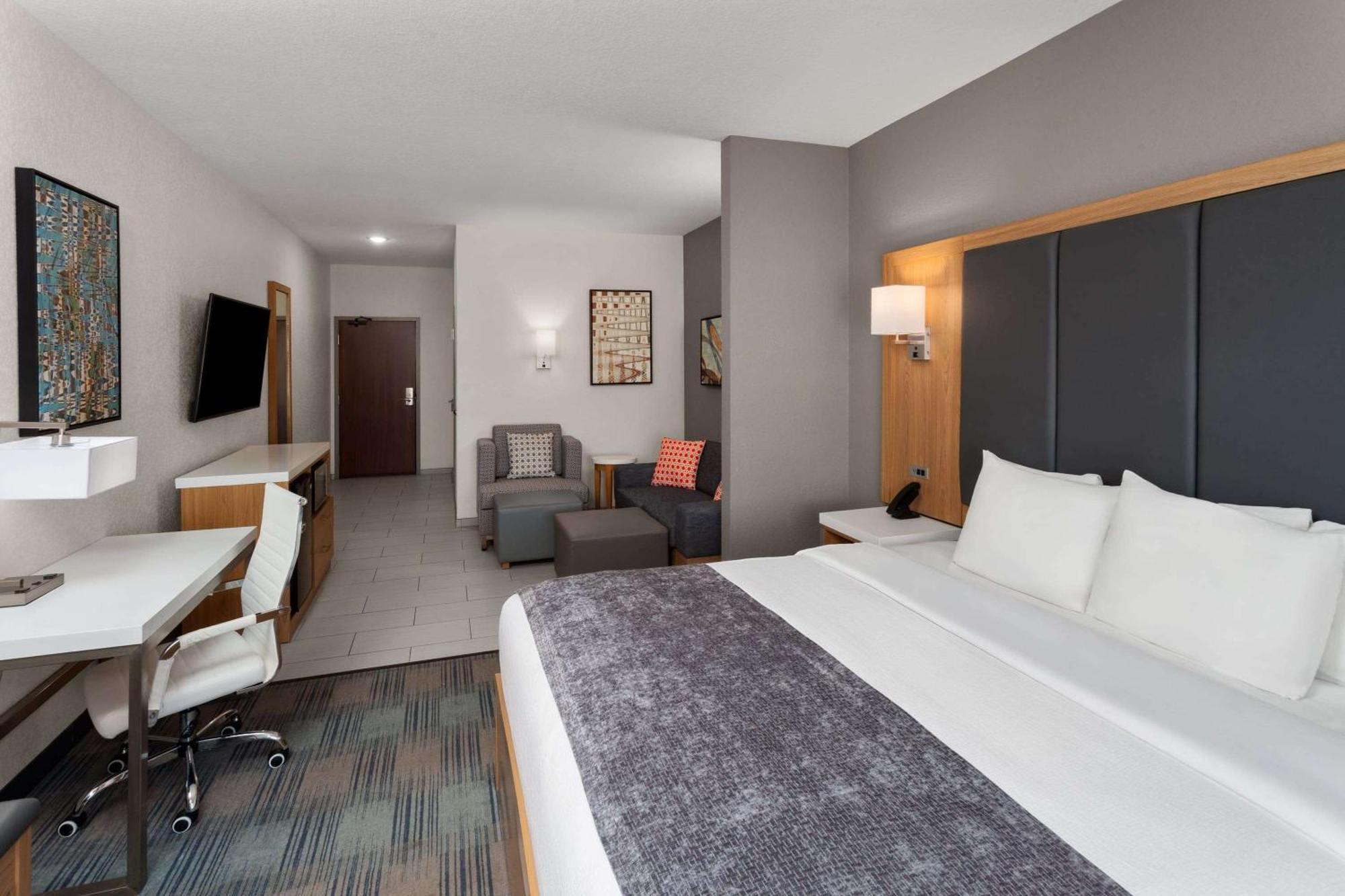La Quinta Inn & Suites By Wyndham Coralville Iowa City Esterno foto